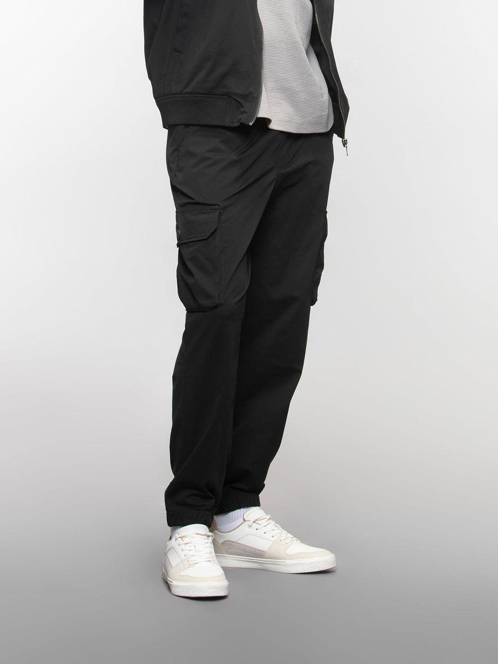 Six pocket cargo pants