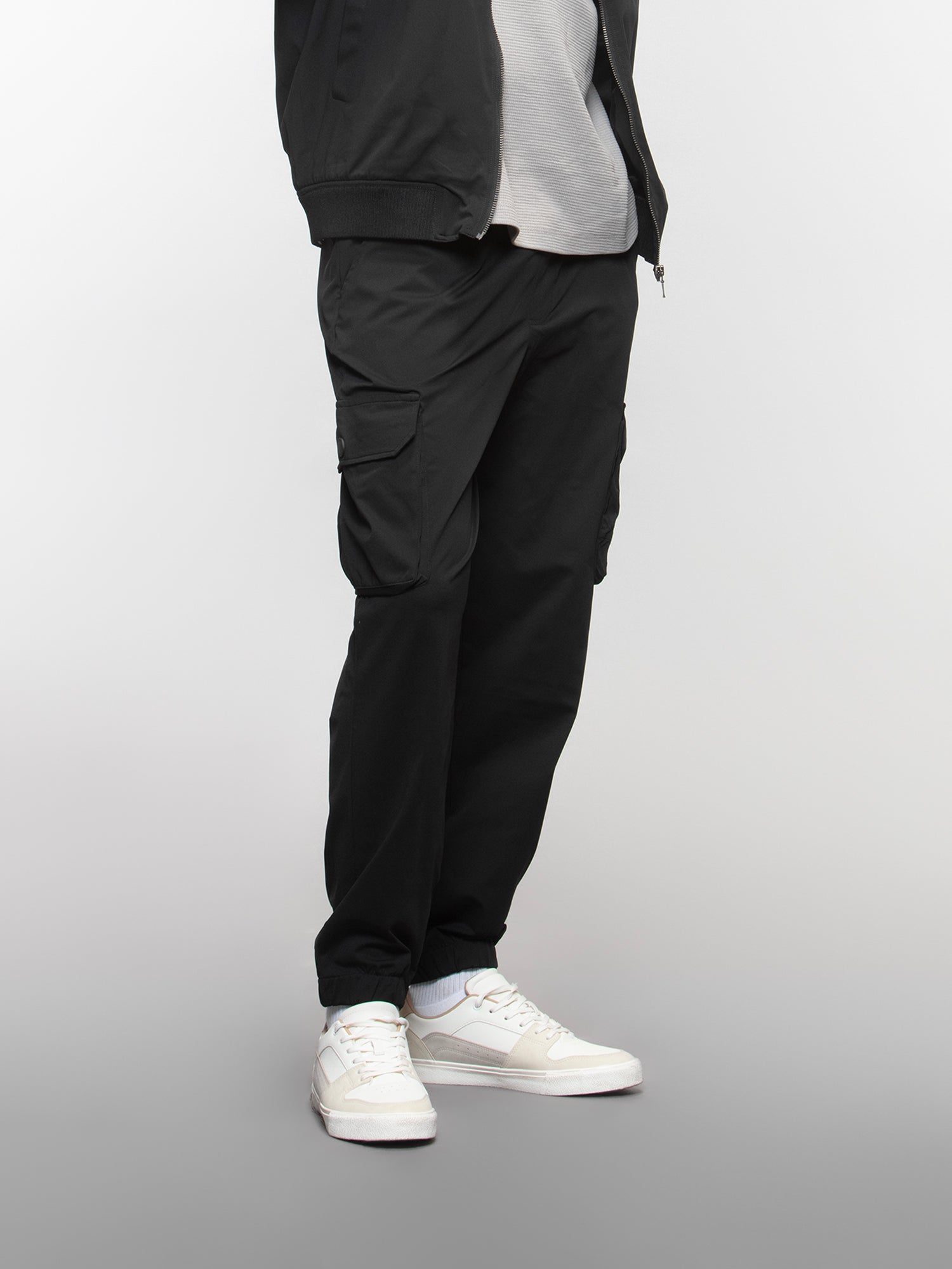 Six pocket cargo pants