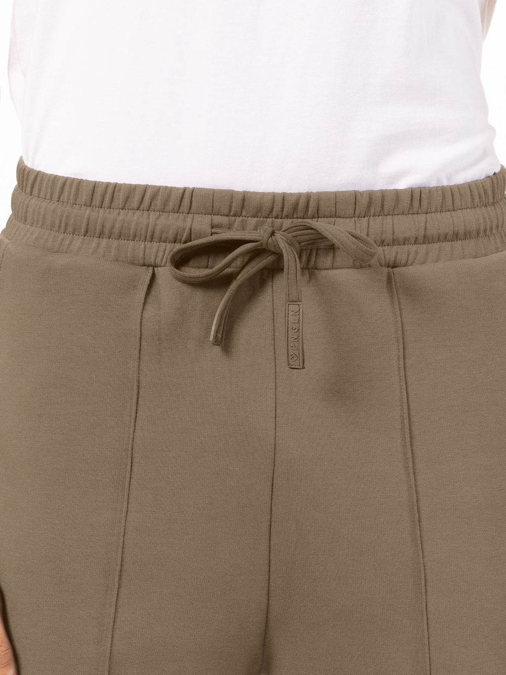 Wide-leg pants