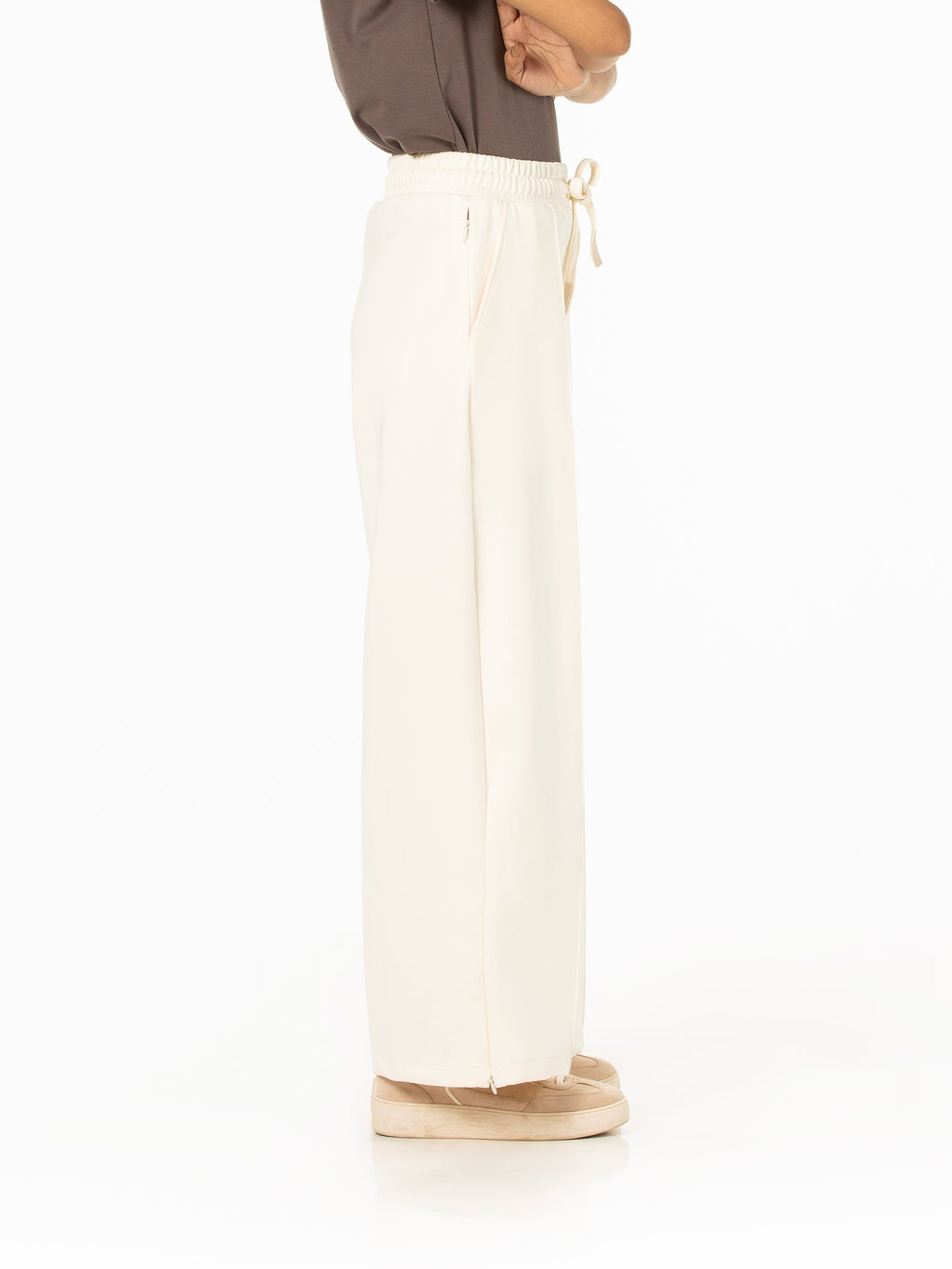 Wide-leg pants