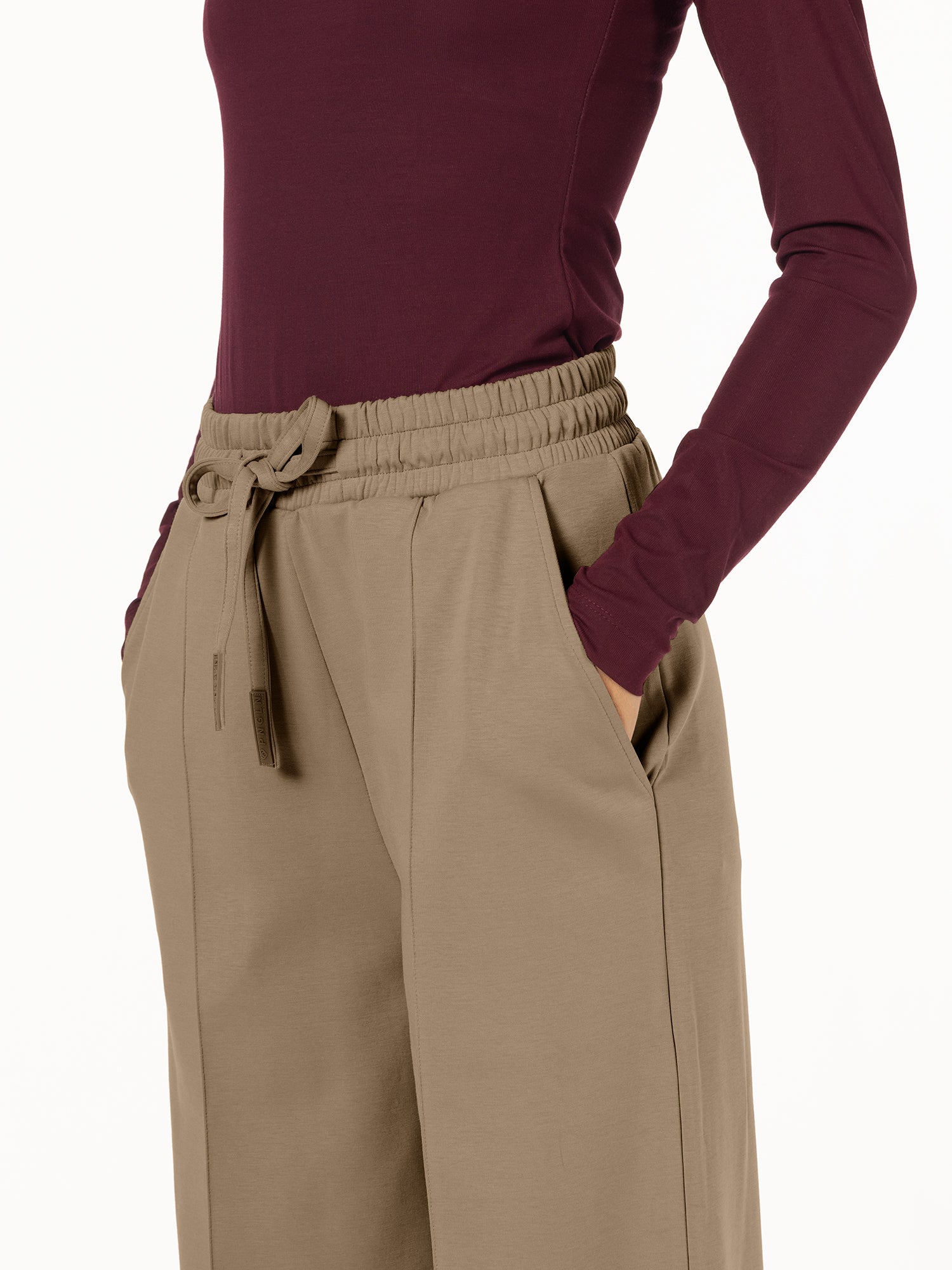 Wide-leg pants