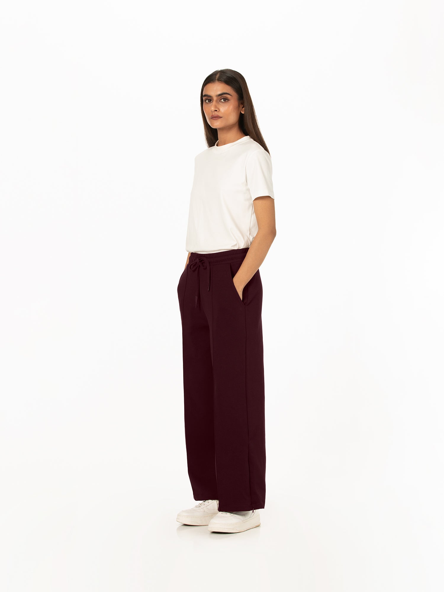 Wide-leg pants