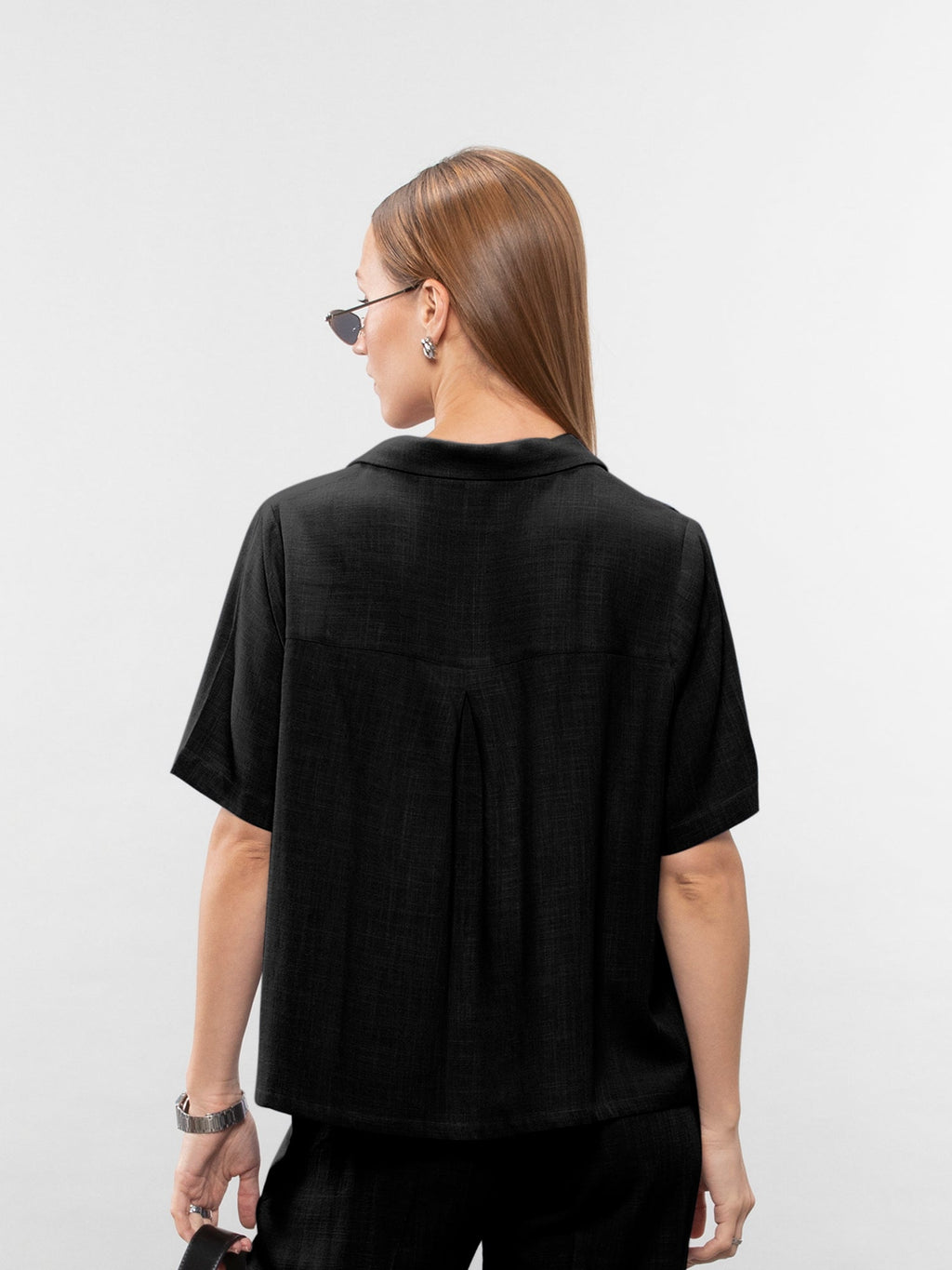 Short-sleeve relaxed shirt