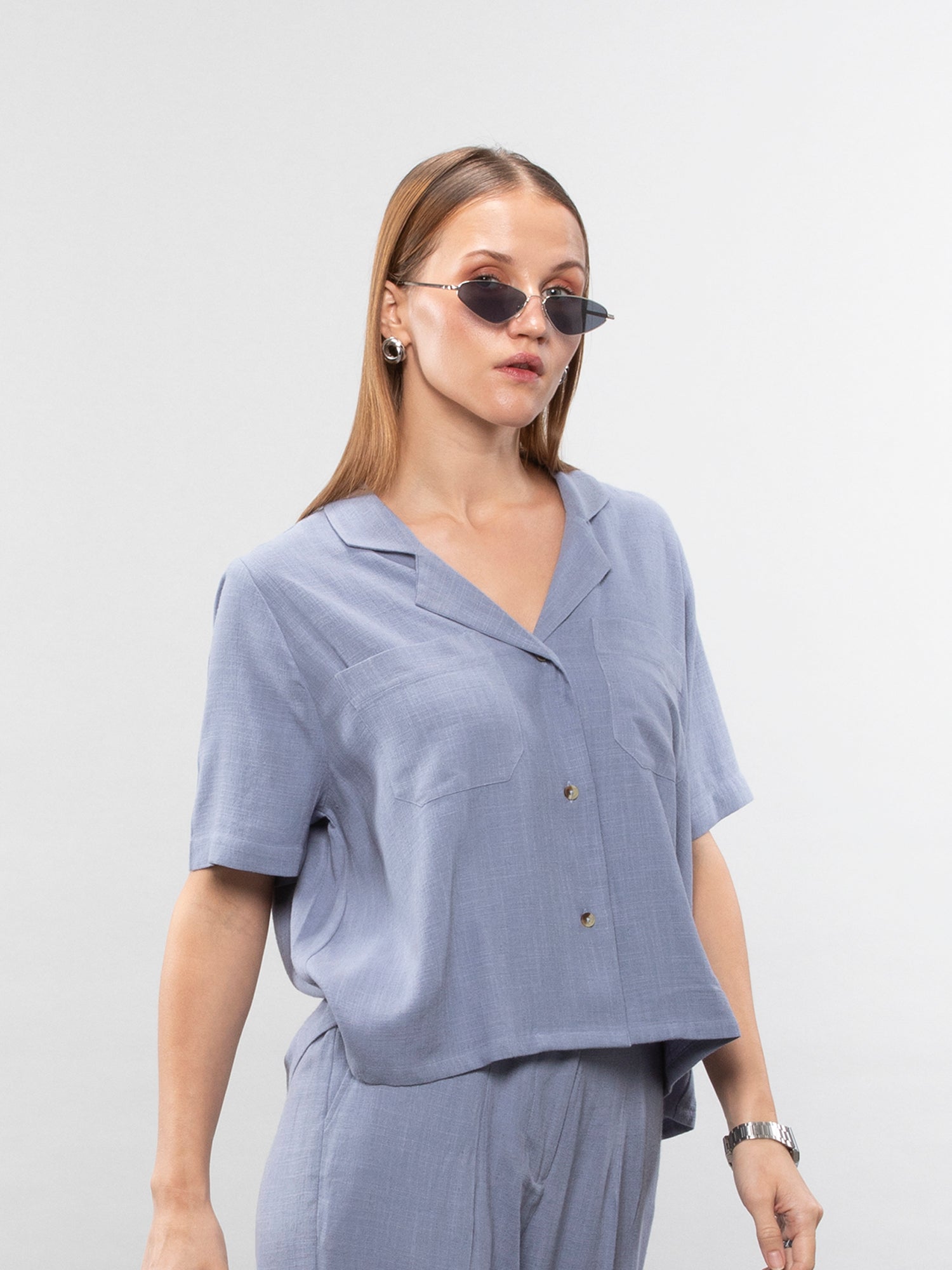 Short-sleeve relaxed shirt