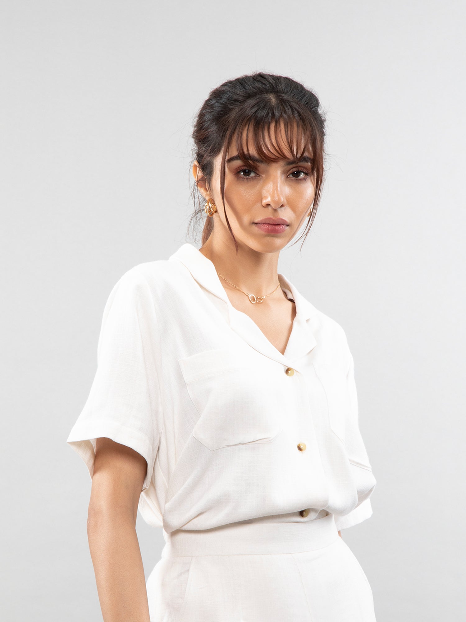 Short-sleeve relaxed shirt